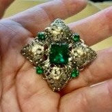 Vintage Silver Tone Filigree and GREEN Stone Puffed BROOCH Pin