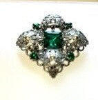 Vintage Silver Tone Filigree and GREEN Stone Puffed BROOCH Pin